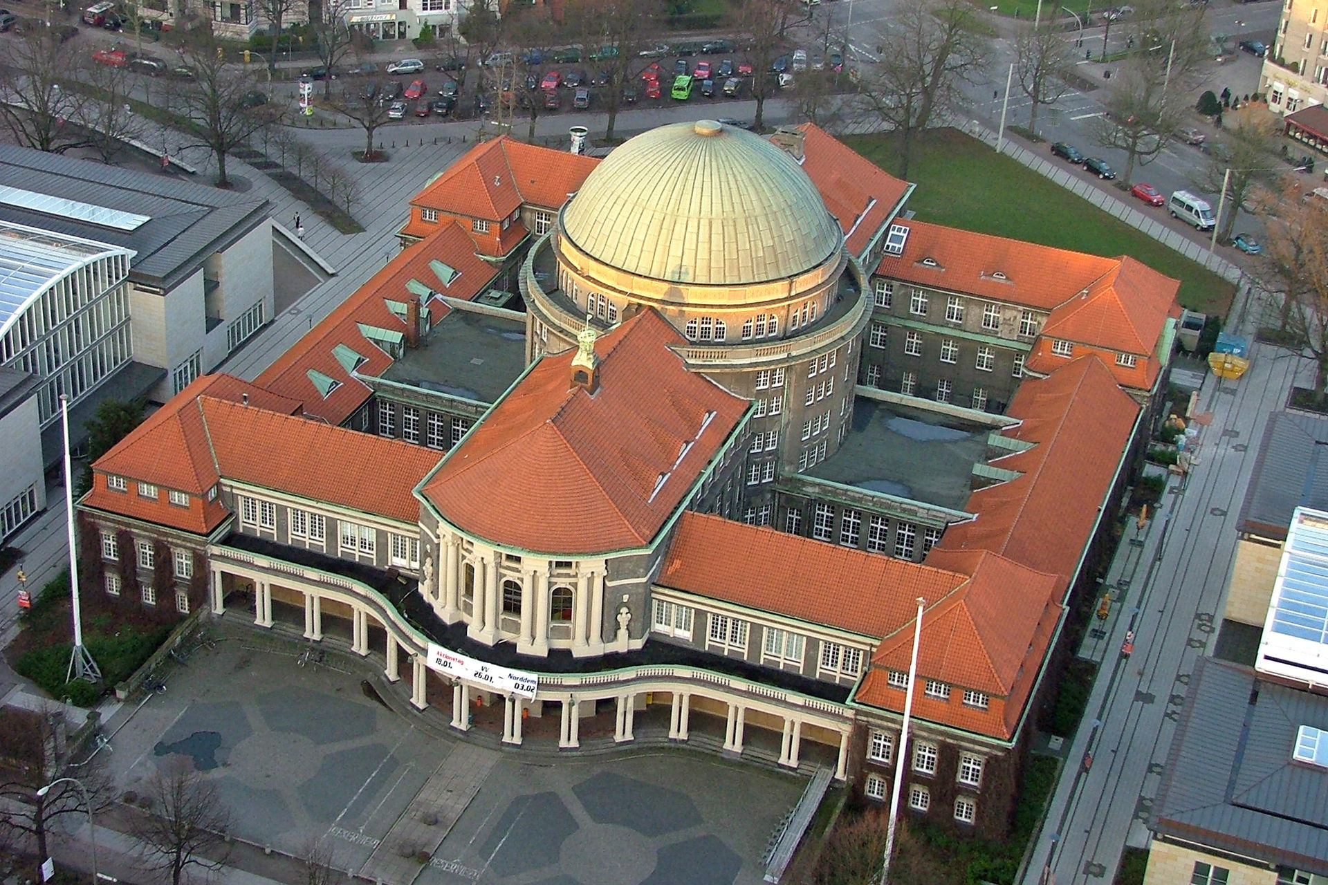 Hauptgebäude Universität Hamburg